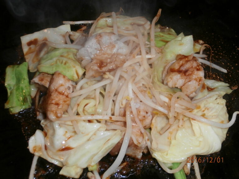ホルモン(小腸)Stir fried Small intestines (Horumon Yaki)